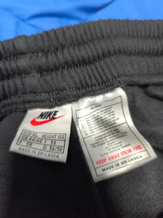 Conjunto Deportivo Nike Vintage Negro/Rojo