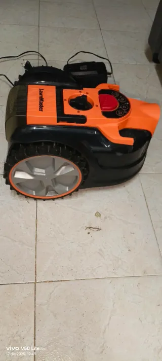 Robot cortacésped LawnMaster
