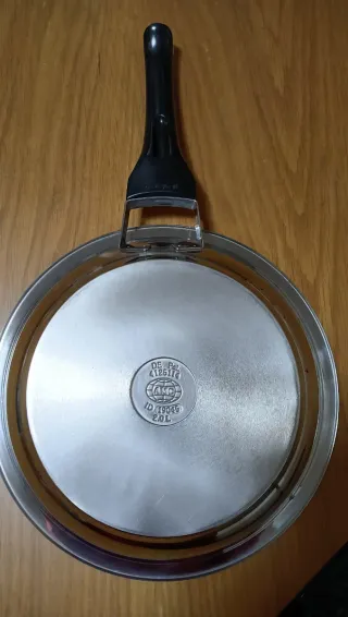 Sartén AMC 24 cm sin tapa. Como nueva