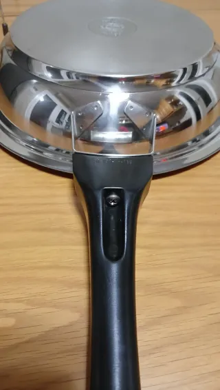 Sartén AMC 24 cm sin tapa. Como nueva