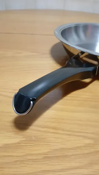 Sartén AMC 24 cm sin tapa. Como nueva