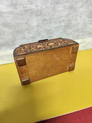 Antico cofanetto dispenser sigarette intarsiato