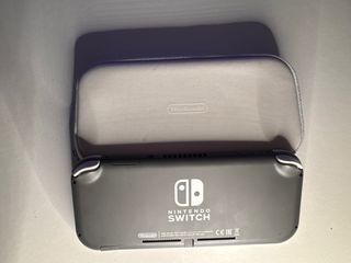 Nintendo Switch Lite Negra + Juego Kart Racers