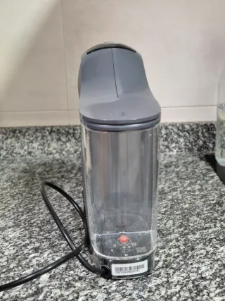 Cafetera Dolce Gusto DeLonghi Gris