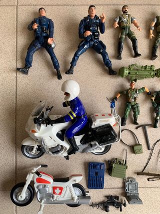 Lote de militares y policías