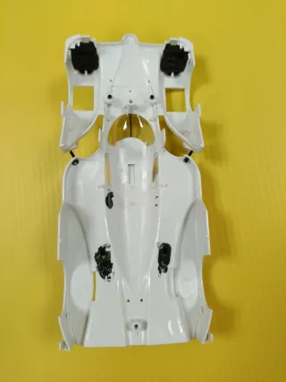 Kit Carrocería Blanca Toyota SRC con chasis T2