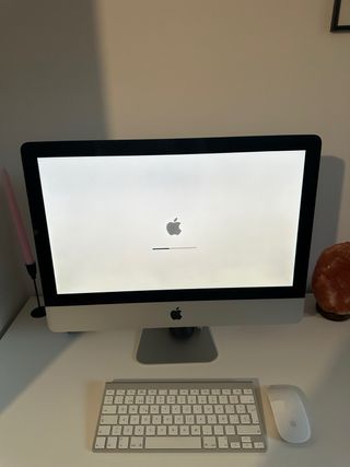 Ordenador iMac Plata y Blanco + teclado + ratón