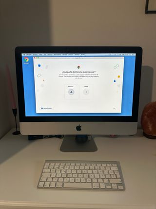 Ordenador iMac Plata y Blanco + teclado + ratón