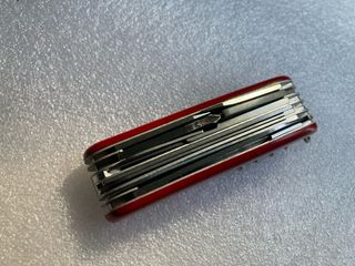 Canivete Victorinox Champion (sem lâmina pequena)