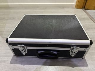 Maletín de herramientas vacío