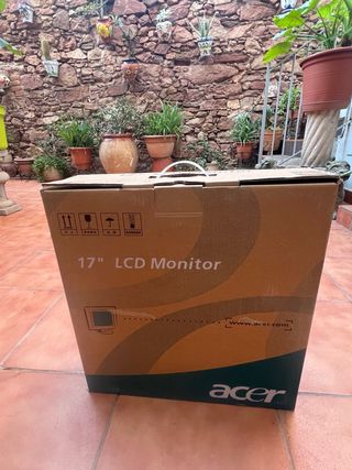 Monitor Philips de 18,5” (model 193V5LSB2/10)