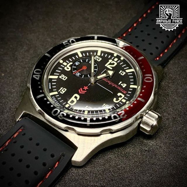 Vostok Komandirskie Aut. Black&Red baquelita nuevo