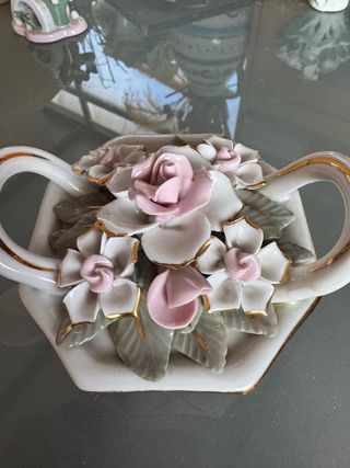 Conjunto de Cestas cerámica flores rosas y blancas