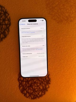 iPhone 15 azul claro