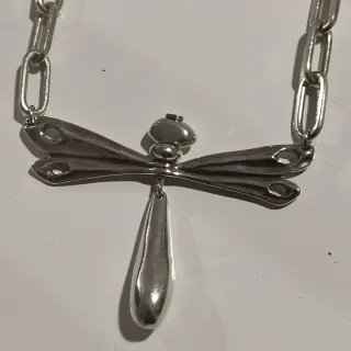 Collar Uno de 50 libélula plata