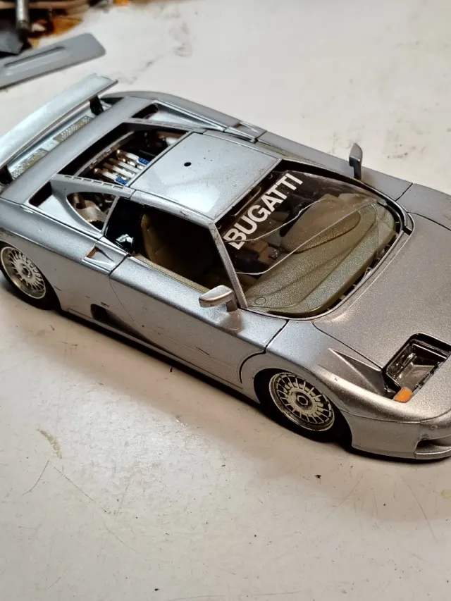 Bugatti 1/18