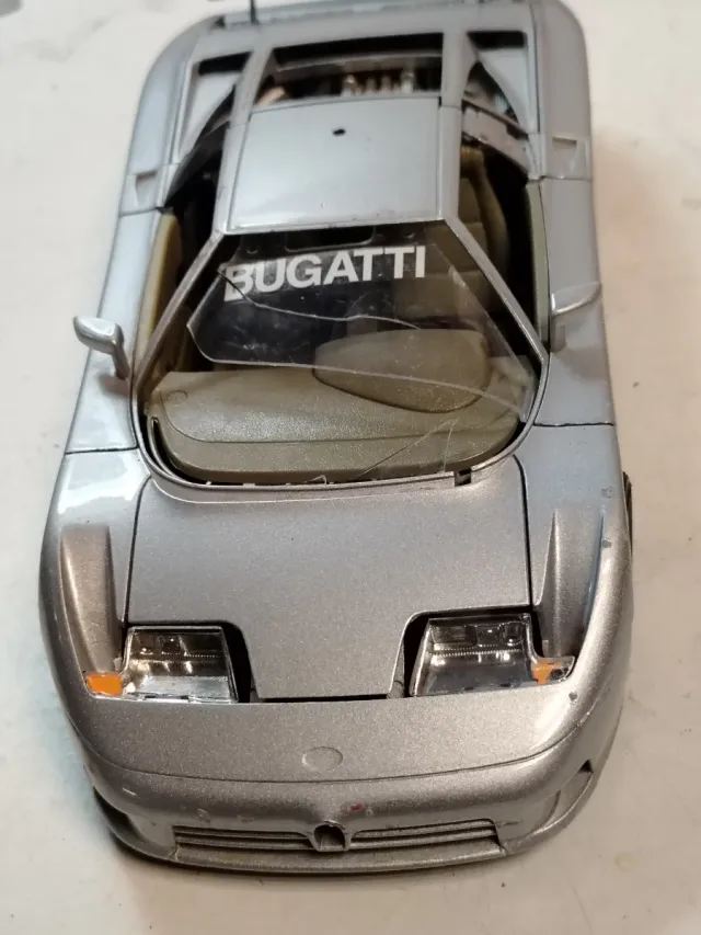 Bugatti 1/18