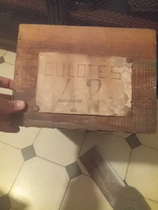 Caja industrial vintage CULOTES 42