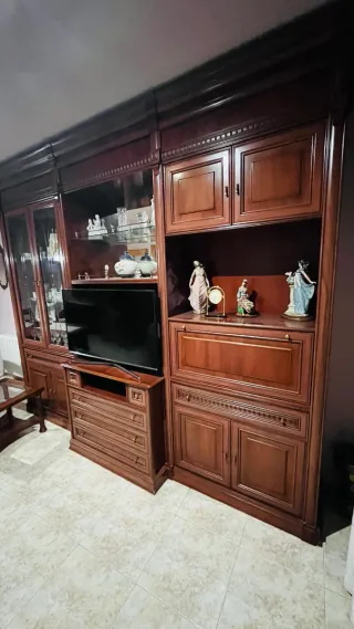 Mueble de salón madera y cristal