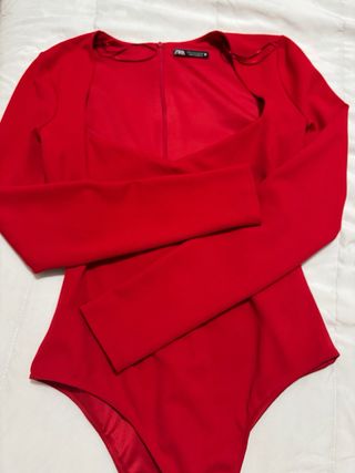 Body Zara Rojo Corazón Manga Larga