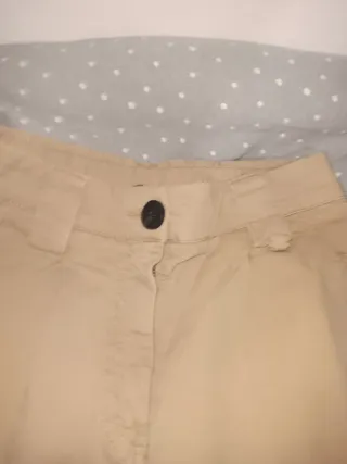 Pantalones beige anchos