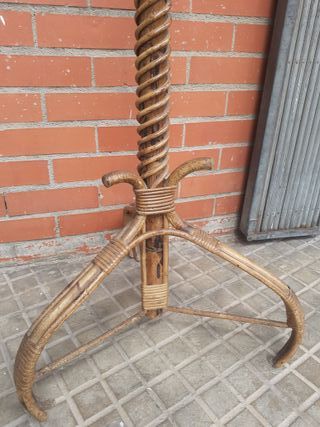 Perchero de caña estilo vintage