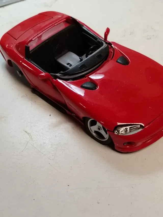Bburago Viper 1/18