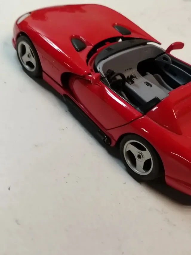 Bburago Viper 1/18