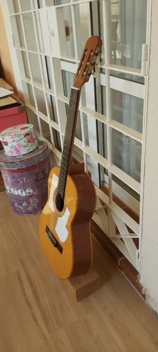 Guitarra Admira Sevilla