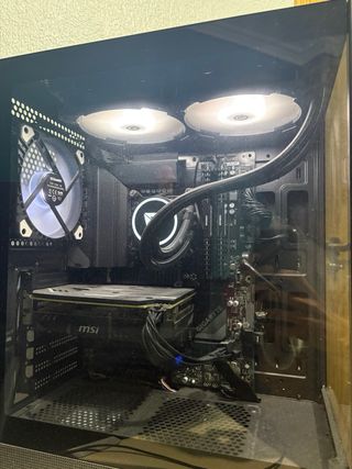 ORDENADOR/PC MINIMALISTA GAMER  Y SETUP