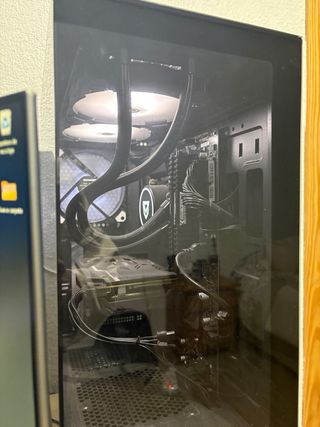 ORDENADOR/PC MINIMALISTA GAMER  Y SETUP