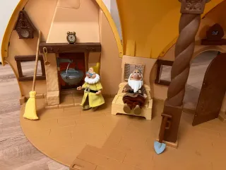 Casa de juguete Blancanieves y los 7 enanitos