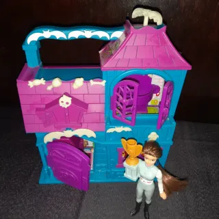 Casa de muñecas fantasma pin y pon