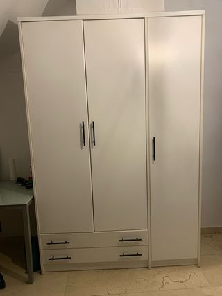 conjunto armario y mesita de noche