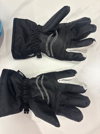 Casco y guantes de esquí 5000 mm