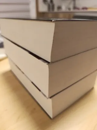 Saga "De sangre y cenizas" Libros I, II y III.