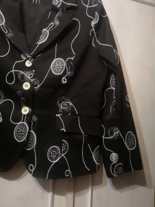 Blazer Negro Estampado Blanco Talla 44