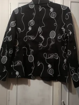 Blazer Negro Estampado Blanco Talla 44