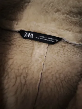 Chaleco Zara efecto piel forrado beige/marrón Tall