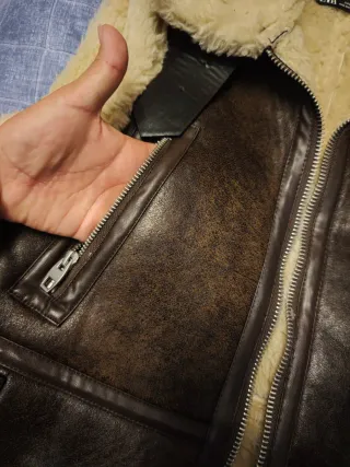 Chaleco Zara efecto piel forrado beige/marrón Tall