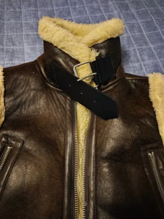 Chaleco Zara efecto piel forrado beige/marrón Tall