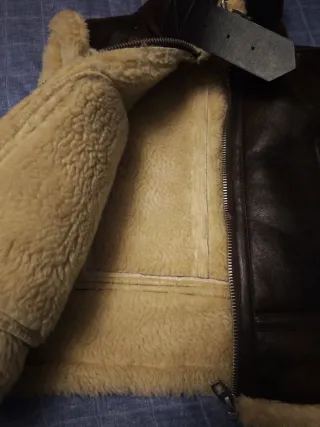 Chaleco Zara efecto piel forrado beige/marrón Tall