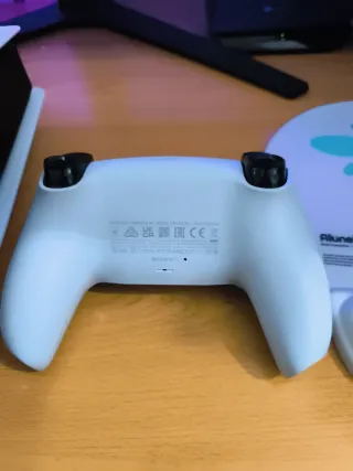 Consola PS5 Slim Blanca + Monitor Samsung G7 4K