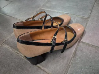 Scarpe Rachel Marvi beige e nere