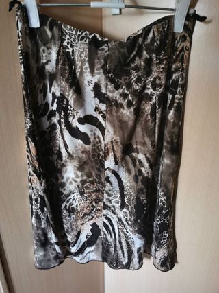 Falda estampada marron señora