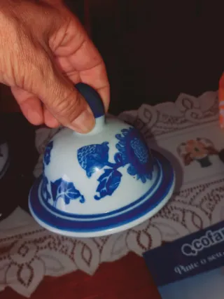 Jarro Decorativo Porcelana Azul e Branco