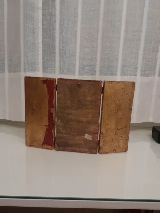 Tríptico religioso antiguo