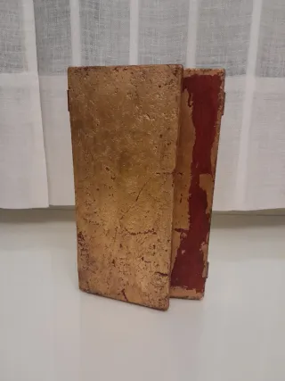 Tríptico religioso antiguo