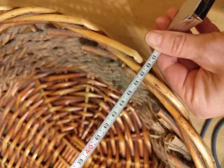 Cesta de mimbre con asa