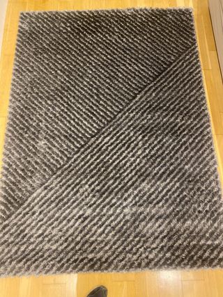 Alfombra textil grande gris